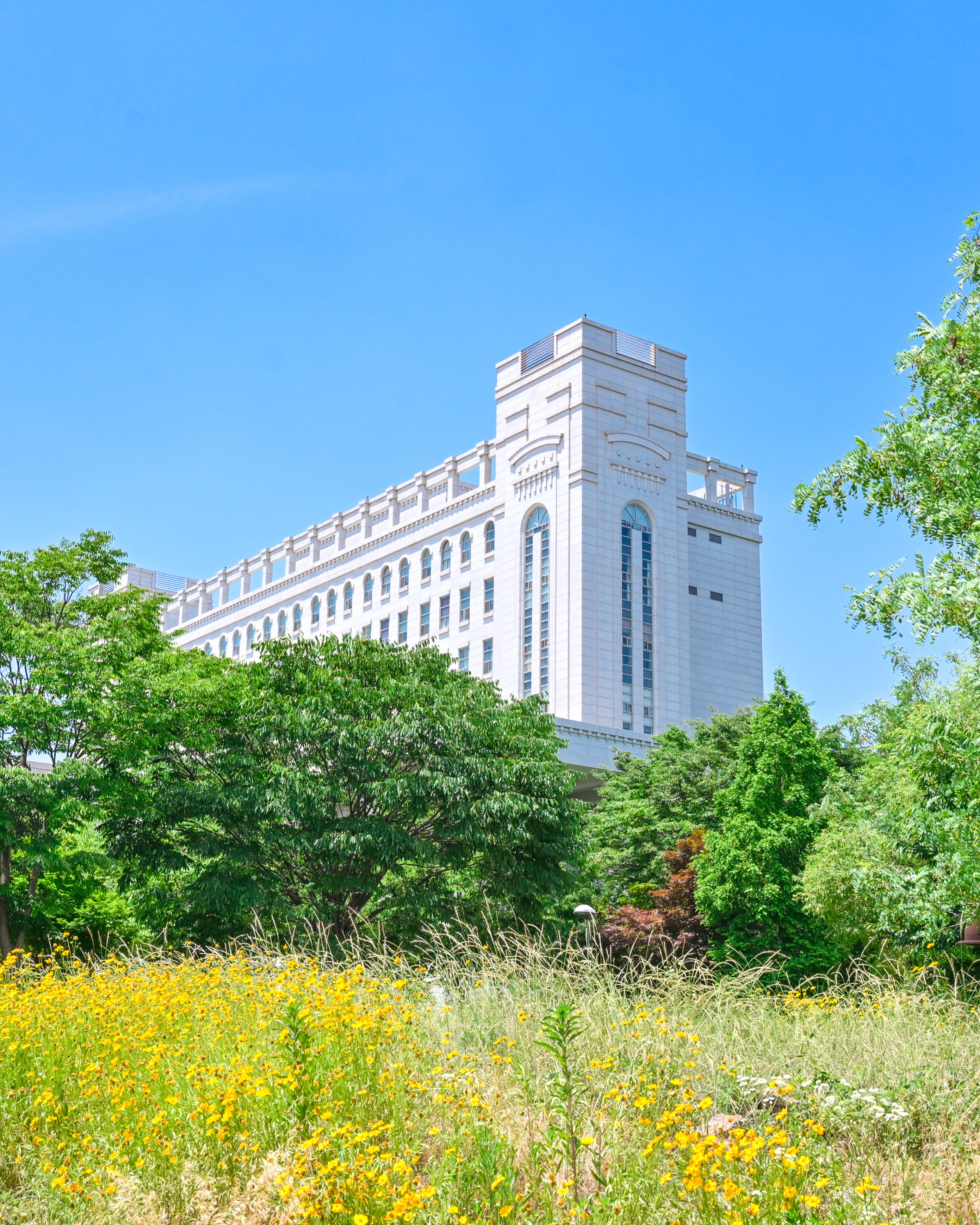 경희대학교 국제캠퍼스 중앙도서관 전경